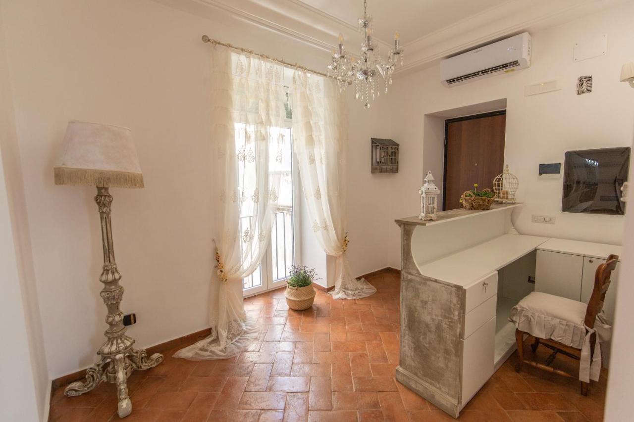 B&B Dimora Mazzarino Naples Luaran gambar